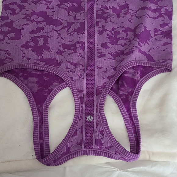 Lululemon tanks - Picture 11 of 11